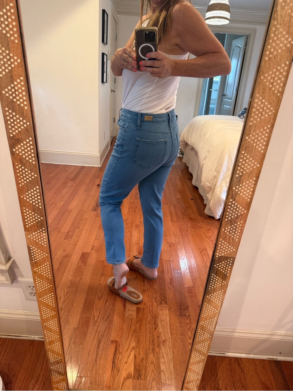 Paige Hoxton Crop Slim Like New So Soft